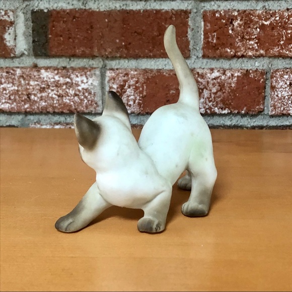 Siamese Kitten (Kitty Cat) China Figurine - Picture 2 of 7